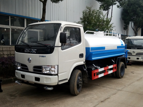 東風小卡3噸灑水車